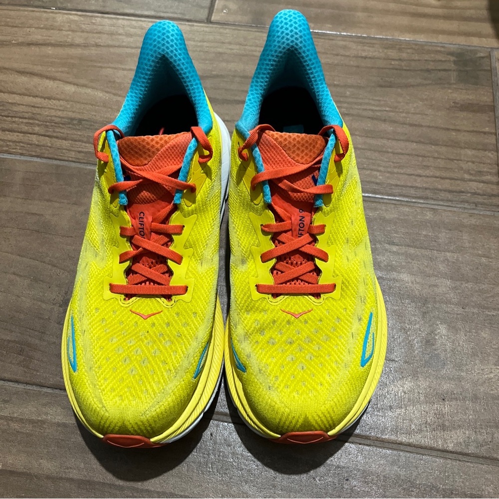 Hoka One One Clifton 9 Mens Size 10.5 D Running Shoes Maize Yellow 1127895